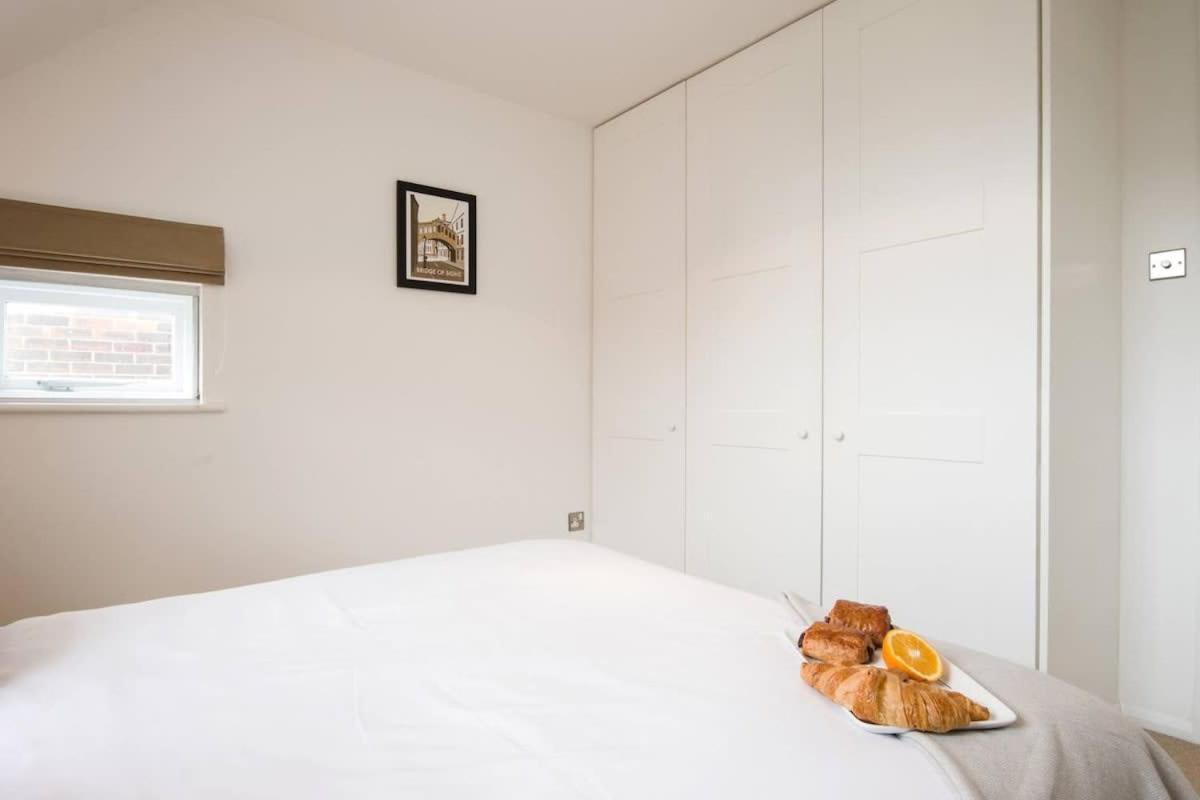 Modern Apartment In The Heart Of Oxford With Secure Underground Parking Екстериор снимка