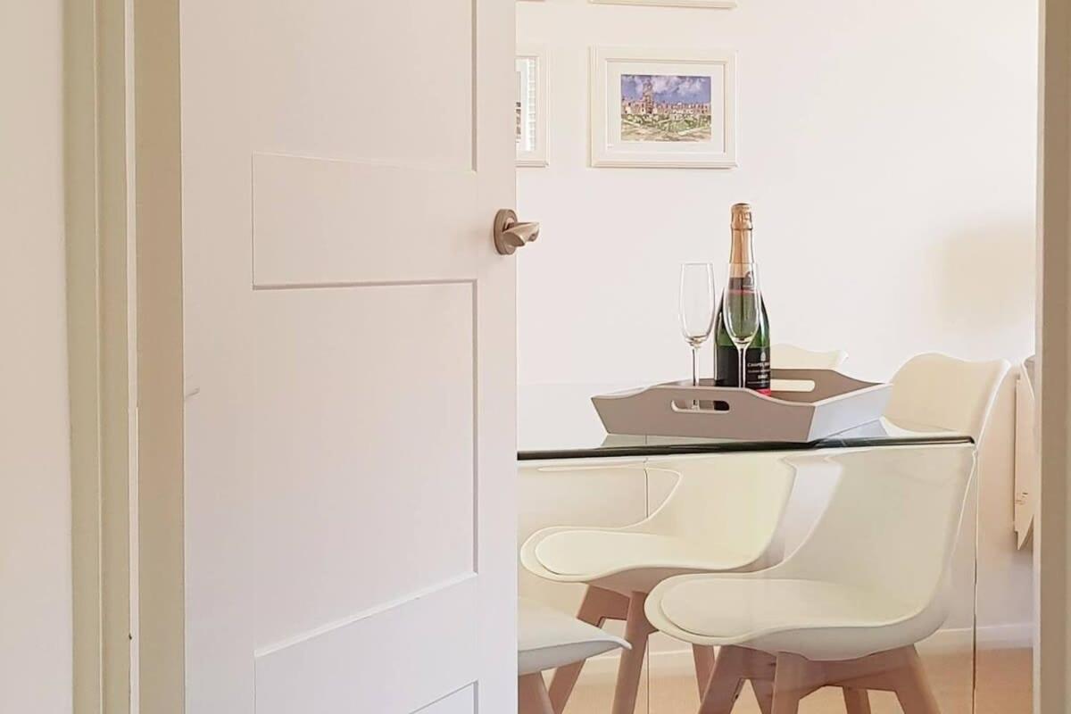 Modern Apartment In The Heart Of Oxford With Secure Underground Parking Екстериор снимка