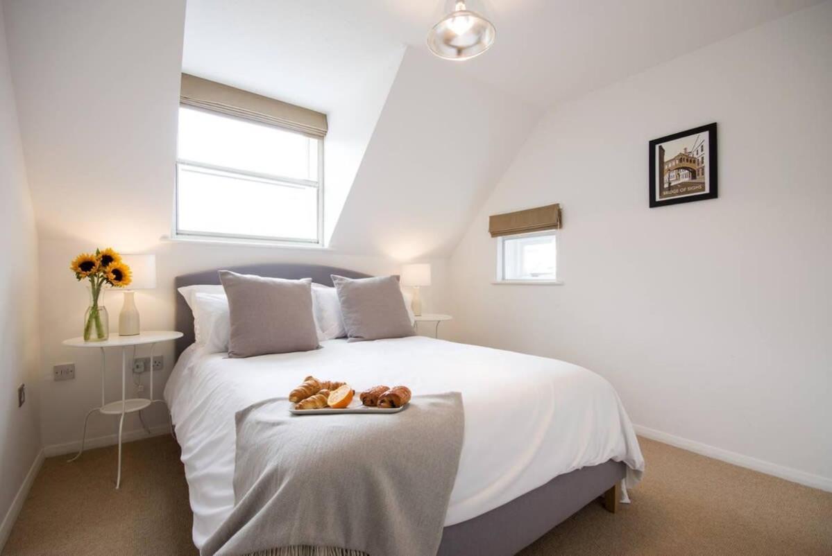 Modern Apartment In The Heart Of Oxford With Secure Underground Parking Екстериор снимка