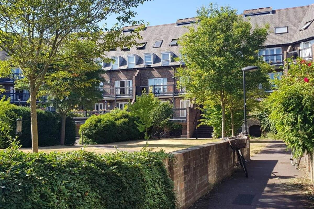 Modern Apartment In The Heart Of Oxford With Secure Underground Parking Екстериор снимка